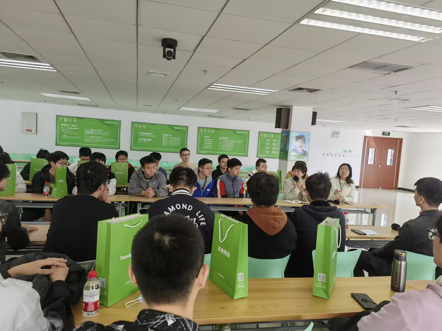 s36沙龙会 - 要玩就玩沙龙会